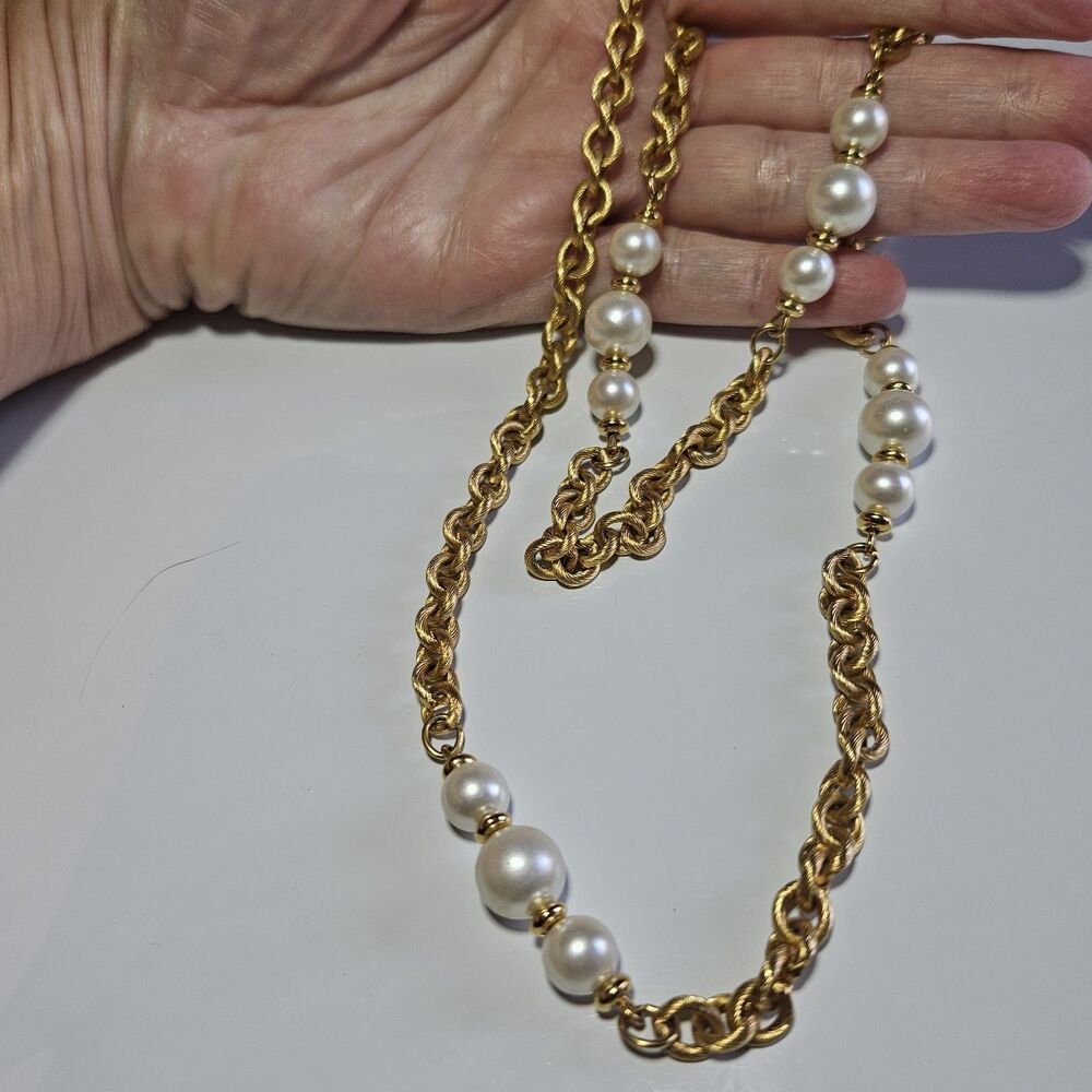 Beautiful Napier Patented Vintage Gold Tone Faux Pearl Necklace 30"